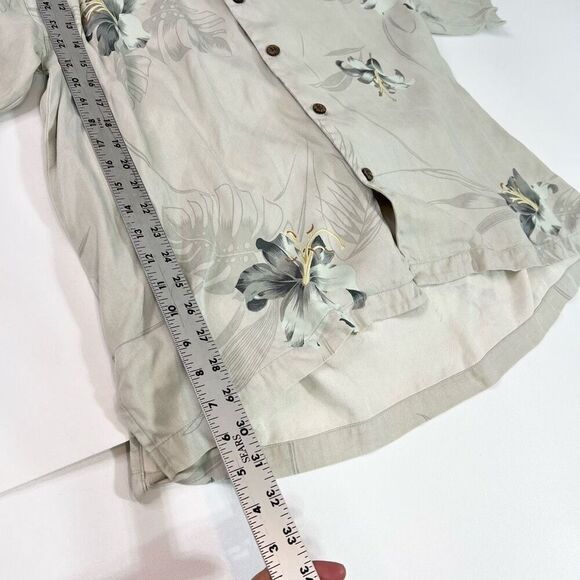 Tommy Bahama Shirt Mens XL Gray Floral Button-Front Hawaiian Shirt Silk - Picture 2 of 9